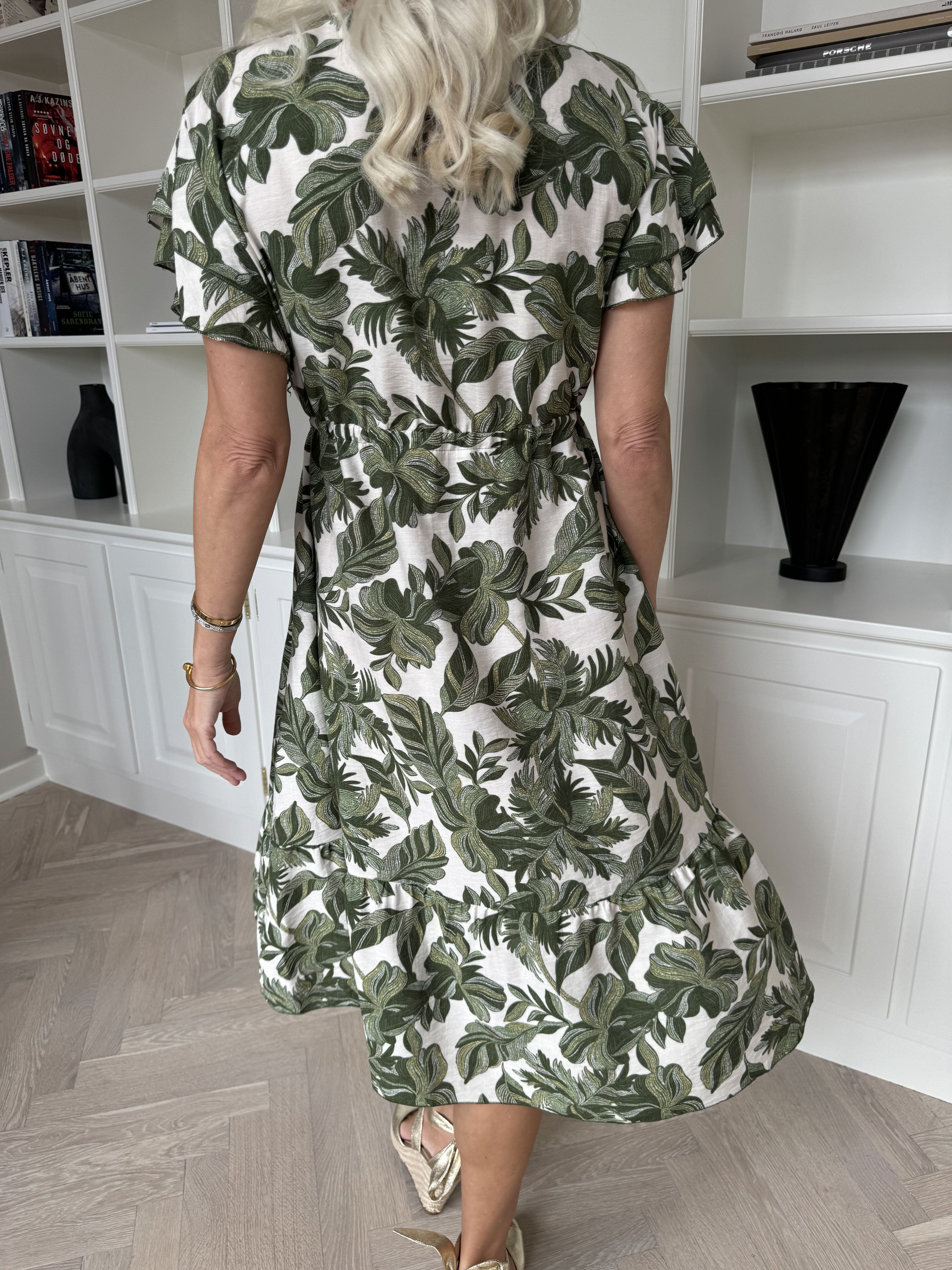 Nala - Tunikakjole i viskose med bindebånd under brystet